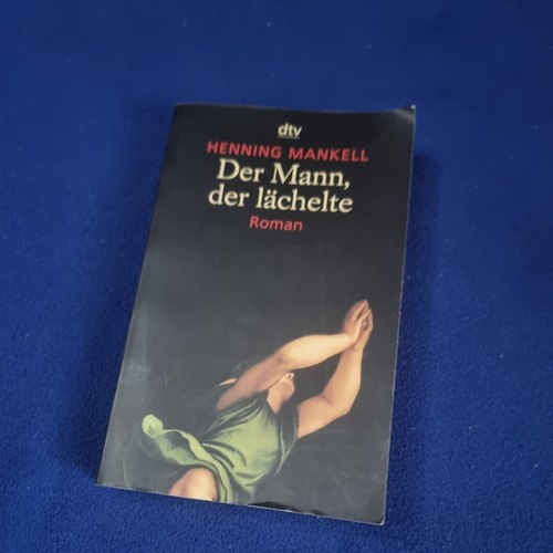 Der mann lächelte von - der,