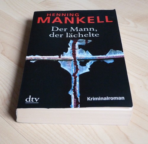 Der mann lächelte - der,